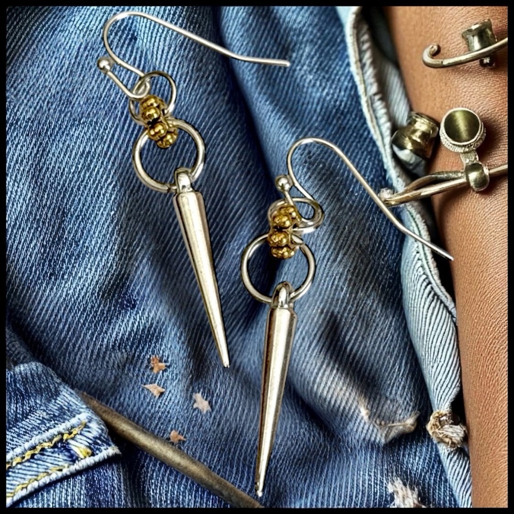 5 For $25💫Silver Alternative Spike Dangles